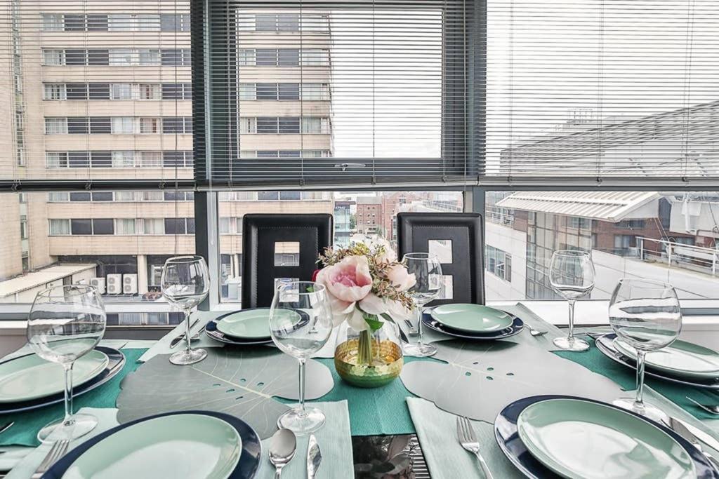 The Exclusive Gem Of Leeds - Sleeps 8アパートメント エクステリア 写真
