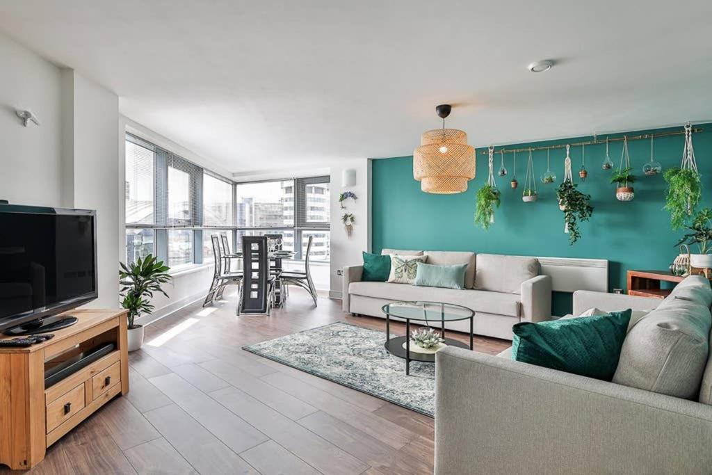 The Exclusive Gem Of Leeds - Sleeps 8アパートメント エクステリア 写真