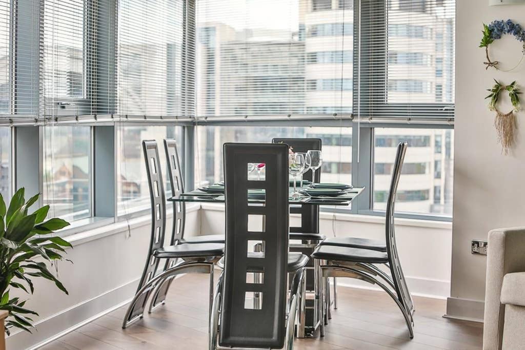 The Exclusive Gem Of Leeds - Sleeps 8アパートメント エクステリア 写真