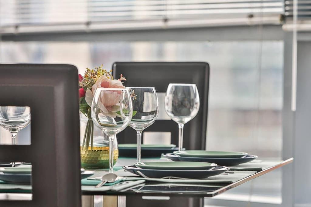 The Exclusive Gem Of Leeds - Sleeps 8アパートメント エクステリア 写真