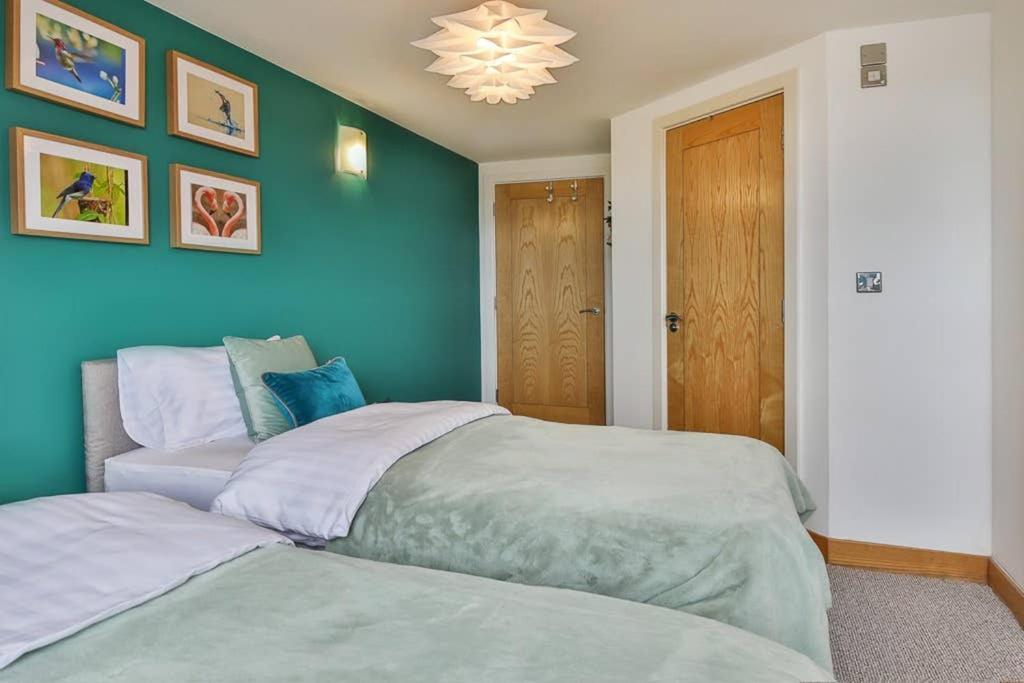 The Exclusive Gem Of Leeds - Sleeps 8アパートメント エクステリア 写真